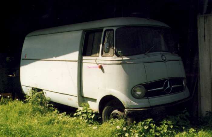 L 319 D Kastenwagen mit Schiebet&uuml;ren